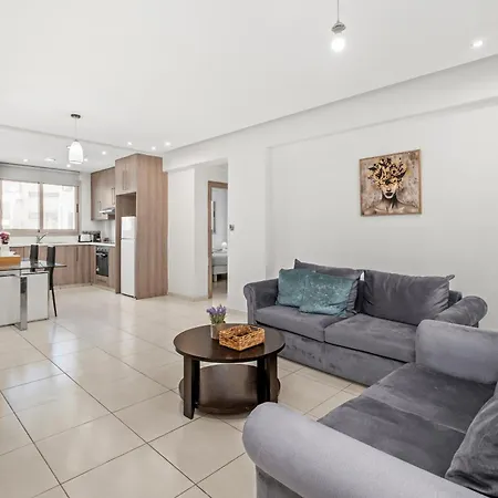 Downtown 2 Bedroom Flat * Ларнака