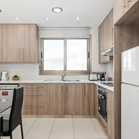 Downtown 2 Bedroom Flat * Ларнака