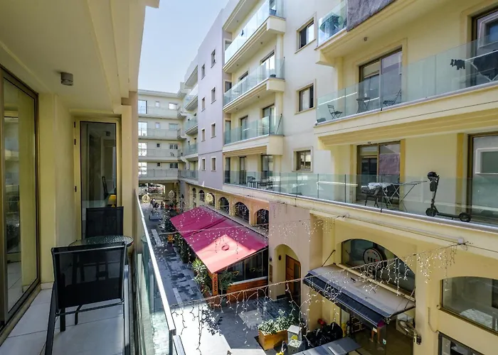 Downtown 2 Bedroom Flat Lárnaka