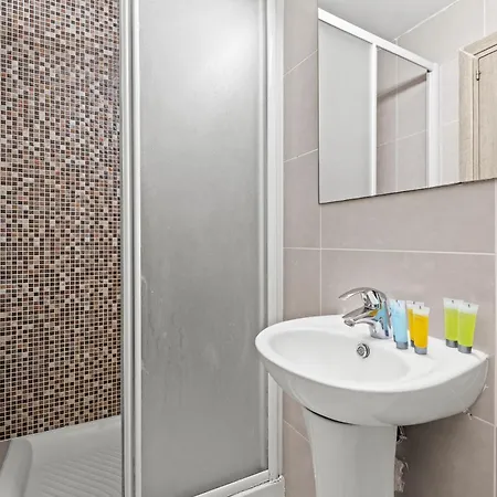 Downtown 2 Bedroom Flat Apartment *