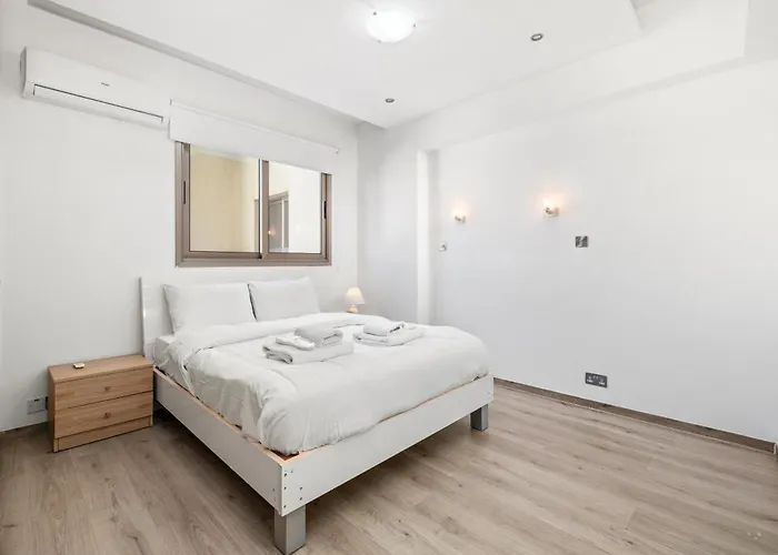 Downtown 2 Bedroom Flat Apartment