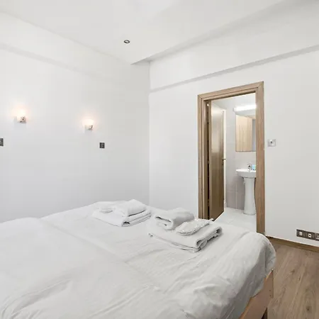 Downtown 2 Bedroom Flat